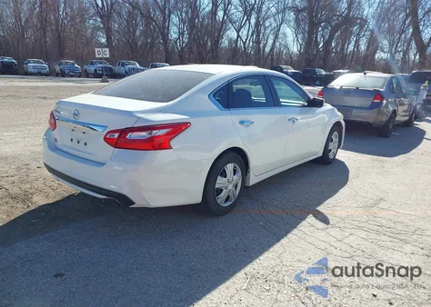 2016 Nissan Altima 2.5/2.5 S/2.5 Sl/2.5 Sr/2.5 Sv z USA, uszkodzony, nr VIN 1N4AL3AP7GC194226